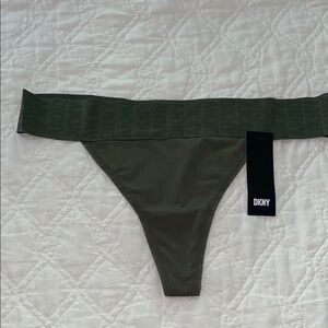 DKNY Olive 🫒 Green Seamless Litewear Thong Undies w Wide Logo Waistband XL NWT